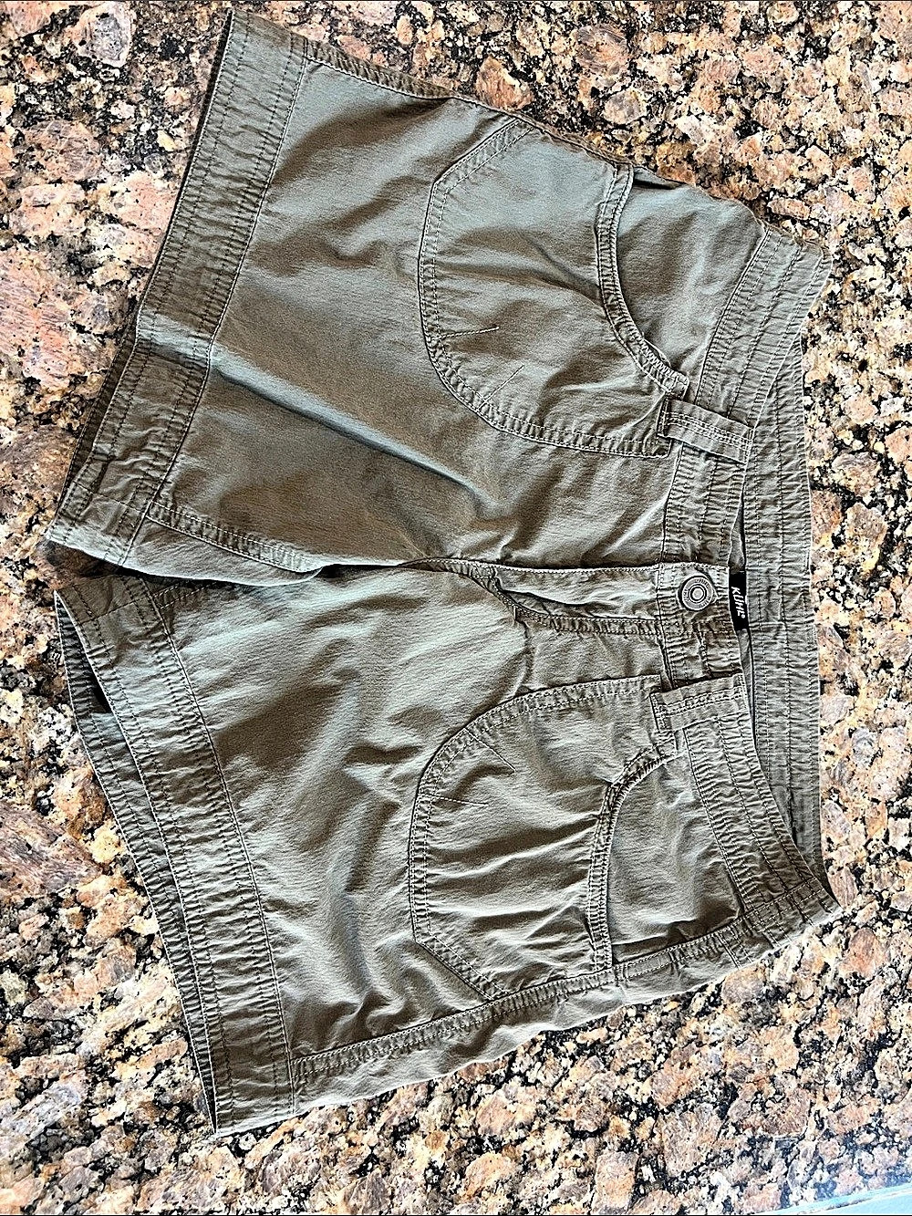 Kühl Cargo Shorts in Green Size 6